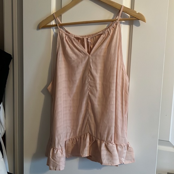 Shein light pink halter top - NWOT - Picture 2 of 2
